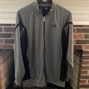 Under Armour Mens XL Loose Fit unlined athletic jacket. Ribbed cuffs/back waist